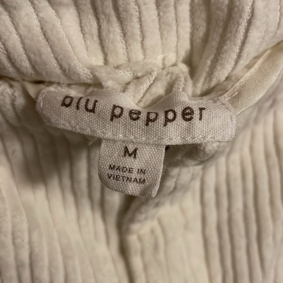 Blu Pepper Ankle Crop Corduroy Pants Women’s Size Medium Straight Leg Cream - Picture 7 of 9